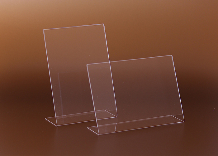 Plexi laptartó, menütató, információ tartó, árkiírás. A laptartóba oldalról lehet becsúsztatni a papírlapot.