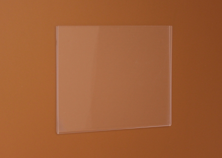 Falra szerelhető plexi laptartó. Három oldalon nyitott, alul zárt. A laptartóba oldalról lehet becsúsztatni a papírlapot.