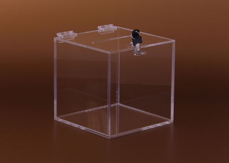 Kocka alakú plexi adománygyűjtő doboz, persely, ötletláda, ragasztott kivitel.