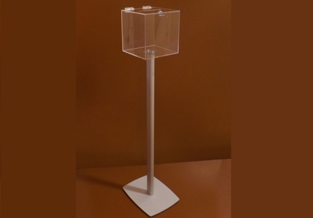 Átlátszó plexiből készült adománygyűjtő, szavazatgyűjtő, véleménygyűjtő vagy pénzgyűjtő doboz, ötletláda fém állvánnyal.