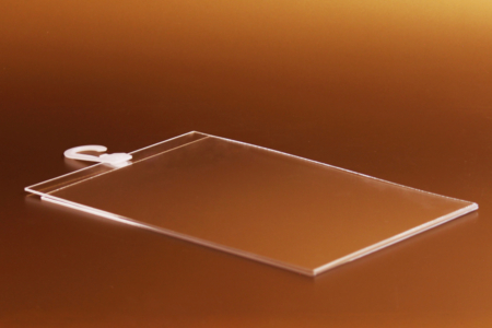 Árjelző, árcímke tartó, információs tábla gépkocsikhoz, autókhoz, teherautókhoz. A papírlapot oldalról lehet becsúsztatni a laptartóba.