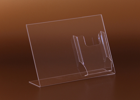 Plexi információ tartó, laptartó szórólaptartóval. A laptartó A4 fekvő méret, a rekeszbe A6-os méretű szóróanyag helyezhető.