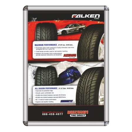 Falra ragasztható vagy fúrható pattintó keretes, alumínium plakáttartó. Mind a négy oldal kihajtható, PET előlappal, 25 mm-es profillal. Kerekített vagy szögletes sarokkal.