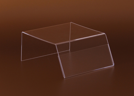 Címketartós plexi áruemelő, amely segít kiemelni a termékeket és jól láthatóvá tenni az ár- vagy információs címkéket. Ideális polcokra, bemutatóasztalokra és üzlethelyiségekbe, ahol fontos a rendezett és áttekinthető megjelenés.