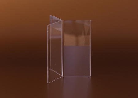 Ajánljuk éttermekbe, bárokba, bisztrókba, cukrászdákba, esküvőkre, rendezvényekre. A papírlapot a menütartóba felülről lehet becsúsztatni.